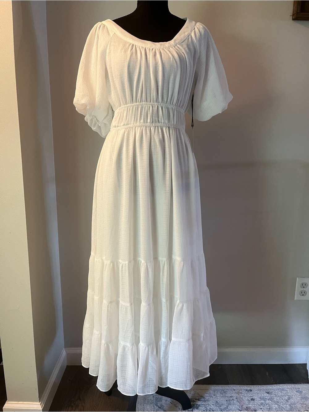 ASTR the Label Tiered Midi Dress Sz M NWT ⭐️